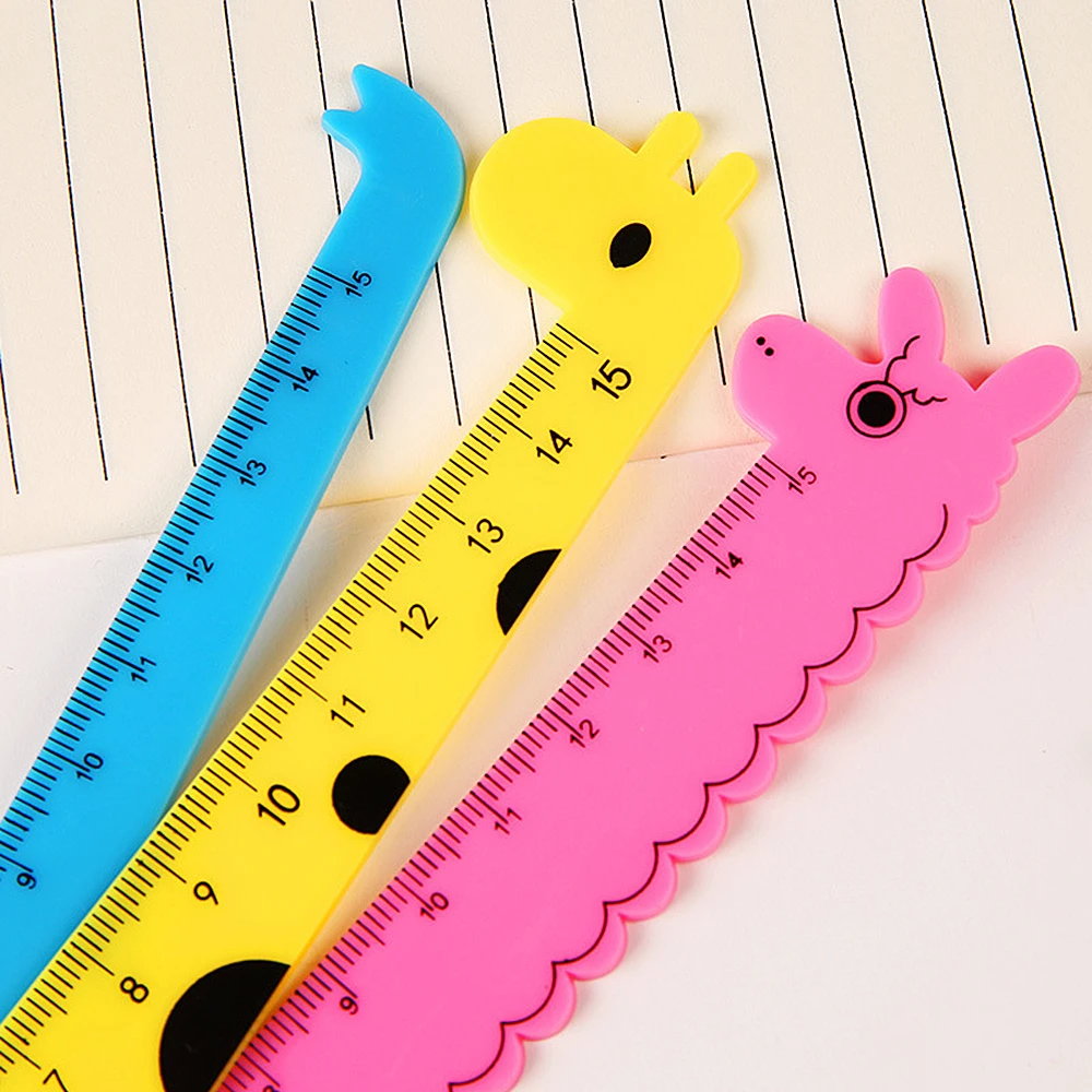 Kreatywne praktyczne artykuły papiernicze dla dzieci Losowy kolor Kształt Śliczne zwierzę Linijka w skali 15 cm