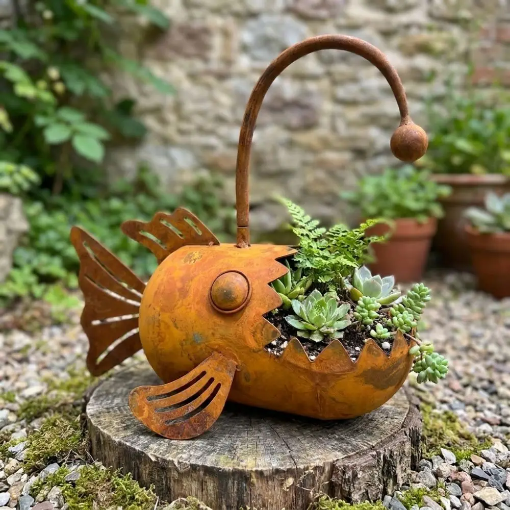 Rustproof Lantern Fish Iron Planter Waterproof Handcrafted Metal Fish Flower Pot Sturdy Distressed Jewelry Storage Container