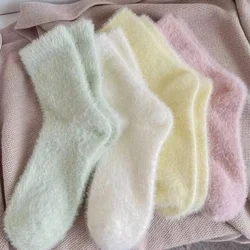 1/3 paia di calzini di peluche corallo di colore dolce donna ragazze morbido pelo di visone peloso Pile addensare calzino lungo inverno caldo pavimento addensato Sox