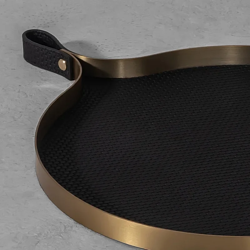 Decorazione morbida di design moderno e leggero, modello di lusso, con ornamento per scatola portaoggetti in vassoio di cuoio di fascia alta per soggiorno, camera da letto