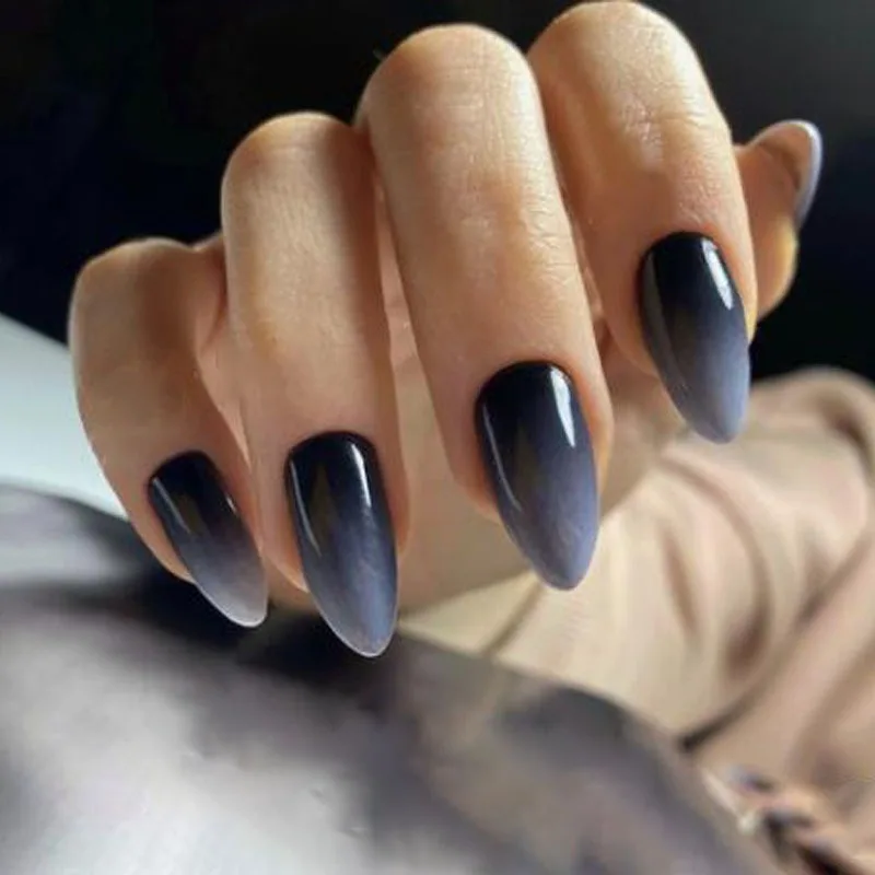 

24 Pcs Woman Artificial Oval Nails Press on Short Medium False Nails Decorated Autumn Winter Black Gradient Acrylic Fake Nails