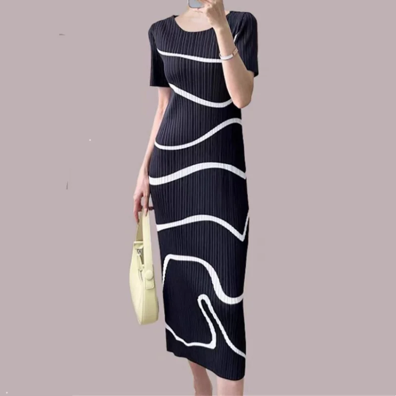 

MIYAKE Pleated Dress Ladies Irregular Striped Japanese Design Elegant Casual Loose Short Sleeve Long Skirt Summer 2024 New