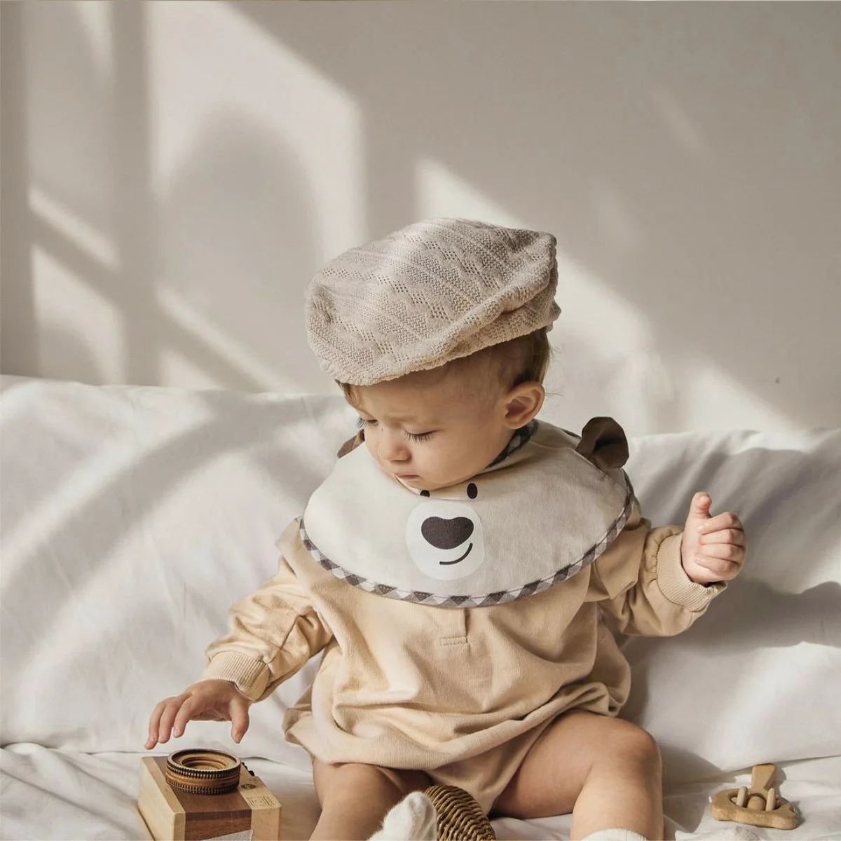 

Комплект из 2 предметов: комбинезон и нагрудник для девочек UNITIM (весна, для новорожденных и малышей)