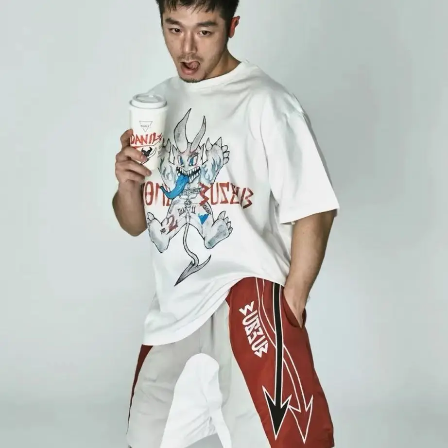 

Heavyweight 260g STONE MUSEUM DAN White Devil Print Loose T-irt Cotton Casual ort Sve round Ne Youth Faion Summe...