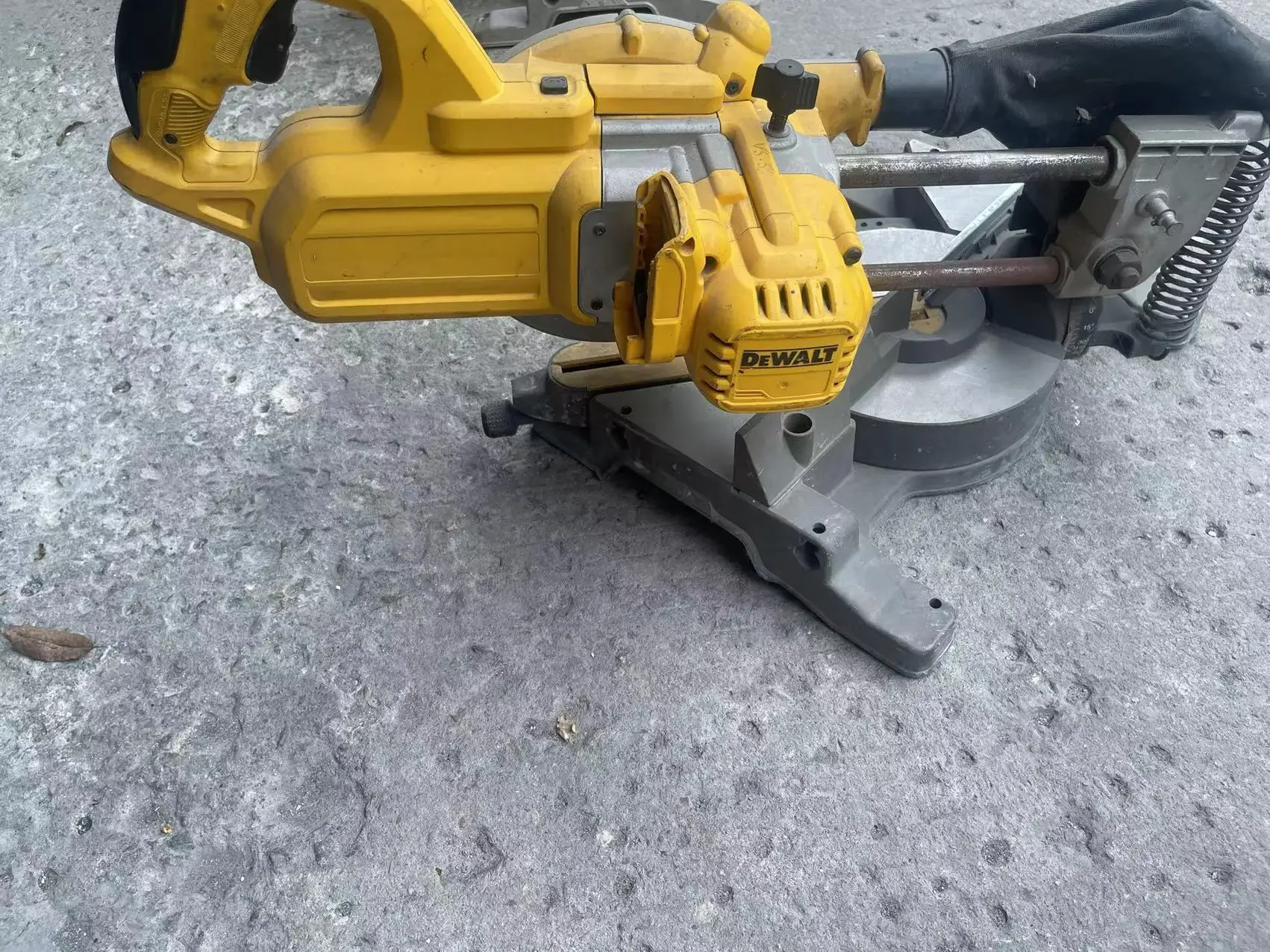 DeWALT DCS777T2-GB 54V  FLEX VOLT 216mm Mitre Saw，TOOL ONLY,SECOND HAND