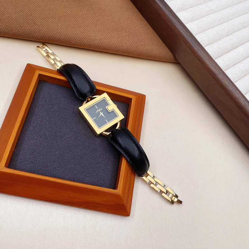 Bracelet-Style Watch for Women Unique Chain Design Square Large Dial Ladies' Gold Watch 2025 Luxury Women's Watch Gift