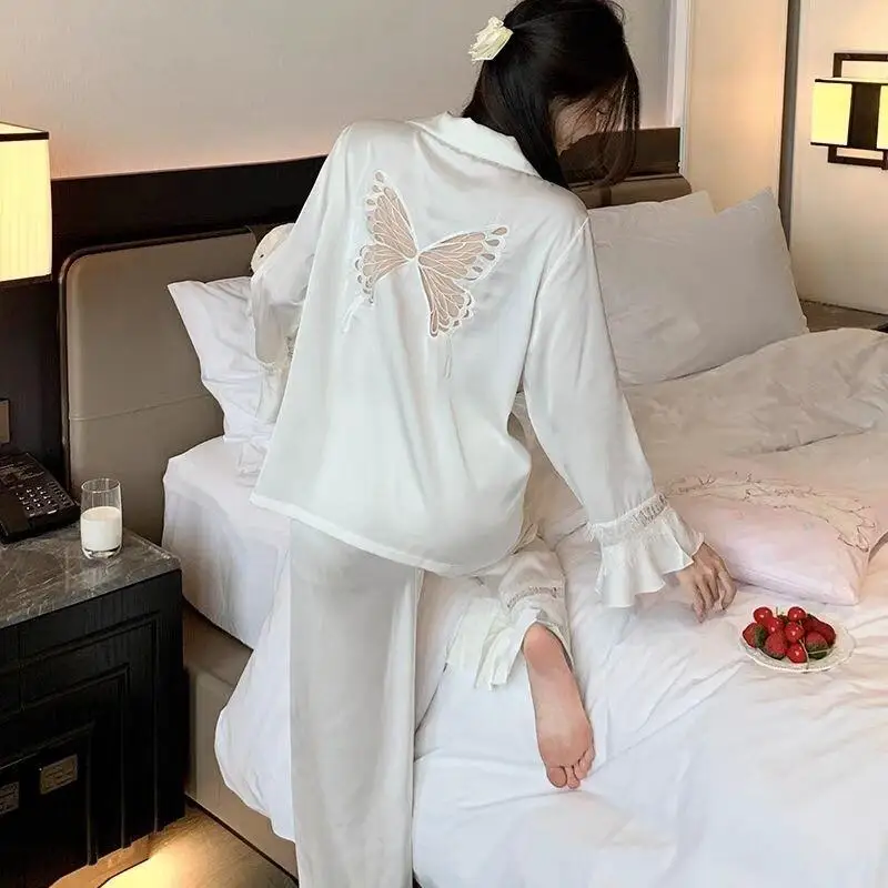 

Новый женский пижамный комплект из ледяного шелка: домашняя одежда для весны и осени, с длинными рукавами и брюками, милый и сексуальный дизайн с бабочками, стильная одежда для сна и отдыха на улице.