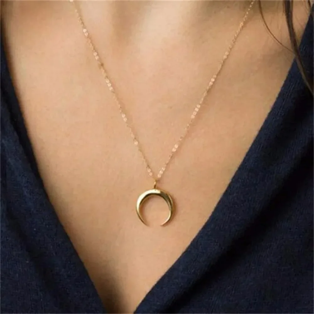 2024 New Delicate Moon Pendant Necklace Curved Crescent Chokers For Women Ladies Girl Fashion Jewelry Gifts