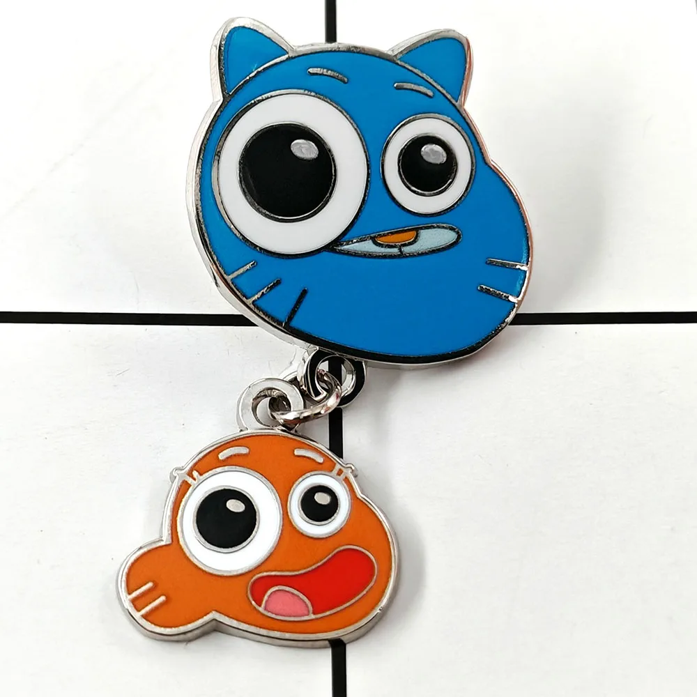 Cartoon-Charakter Katze und Fisch Anhänger Abzeichen Die Erstaunliche Welt von Gumball Brosche Anime Peripherie Metallnadel Sammelzubehör – Detail 4