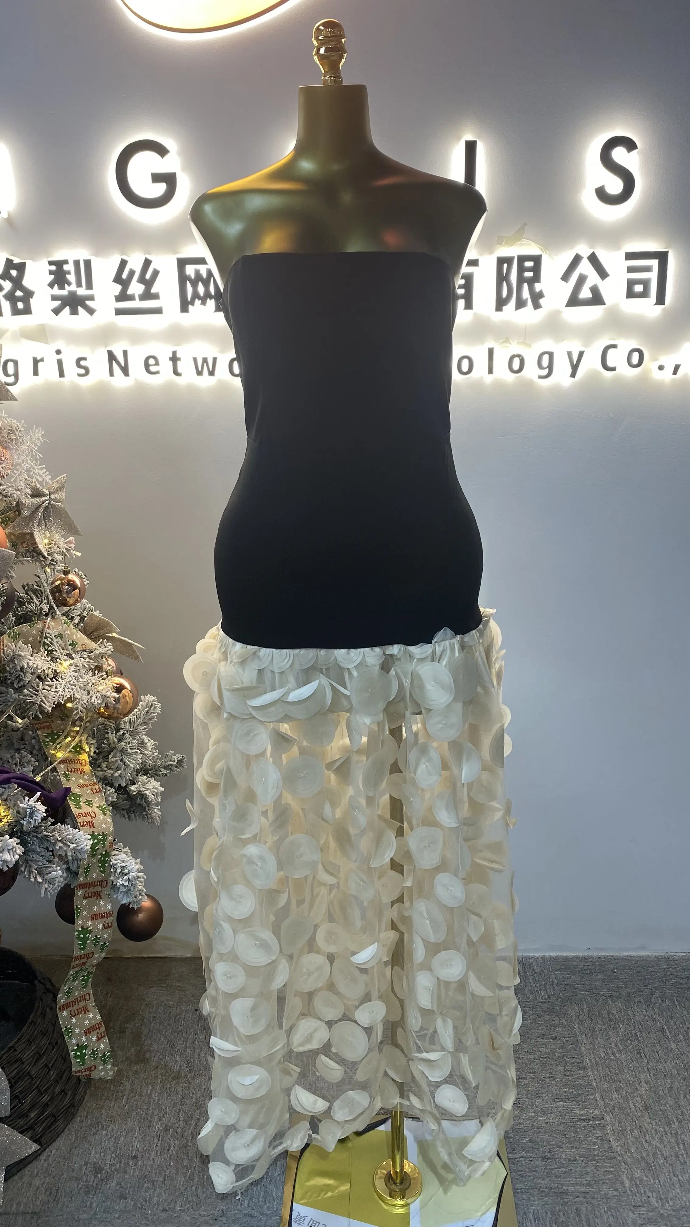 

Elegant Sexy Off-the-shoulder Sleeveless Floral Dress for Women Pretty Decorative Bandage Dress-GZMM422