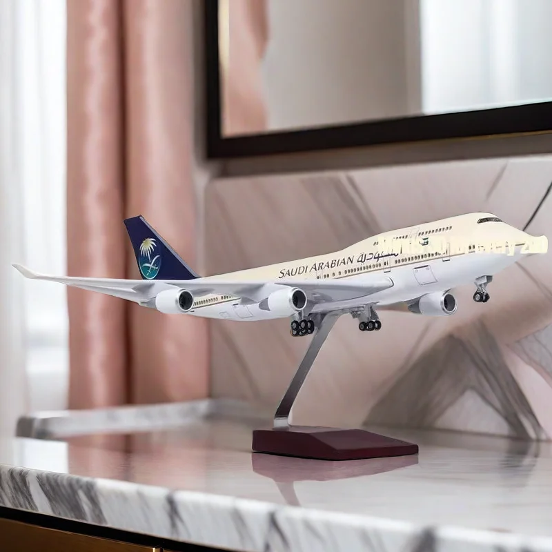 

1:150 Collection With Wheel Light 47cm Saudi Airlines Boeing 747 Simulation Civil Airliner Aircraft Model 747-400 Of Presents