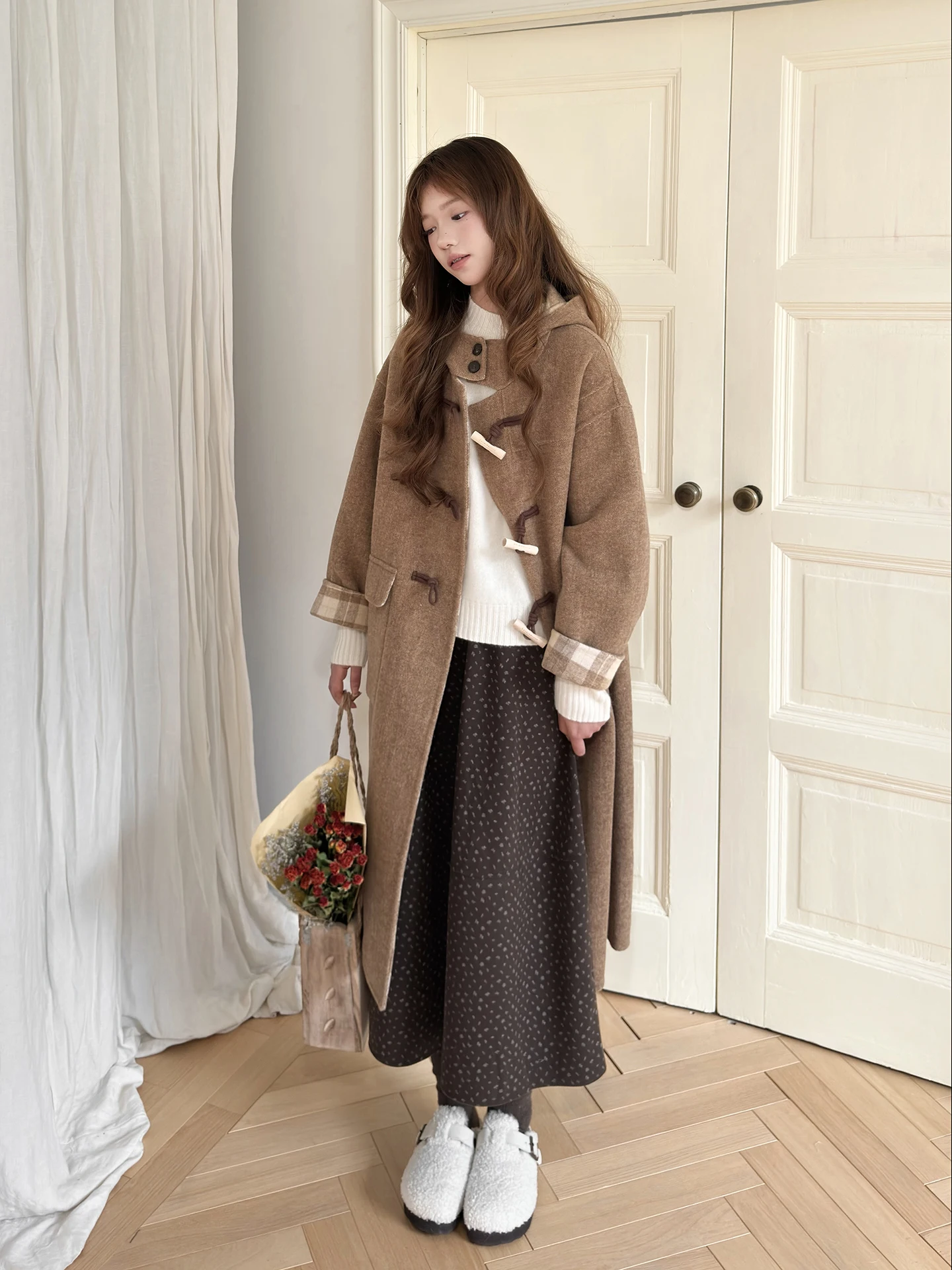 

Двустороннее шерстяное пальто с капюшоном, зимнее, с буквенным принтом, на пуговицах, в клетку, прямого кроя, с длинными рукавами, женская куртка