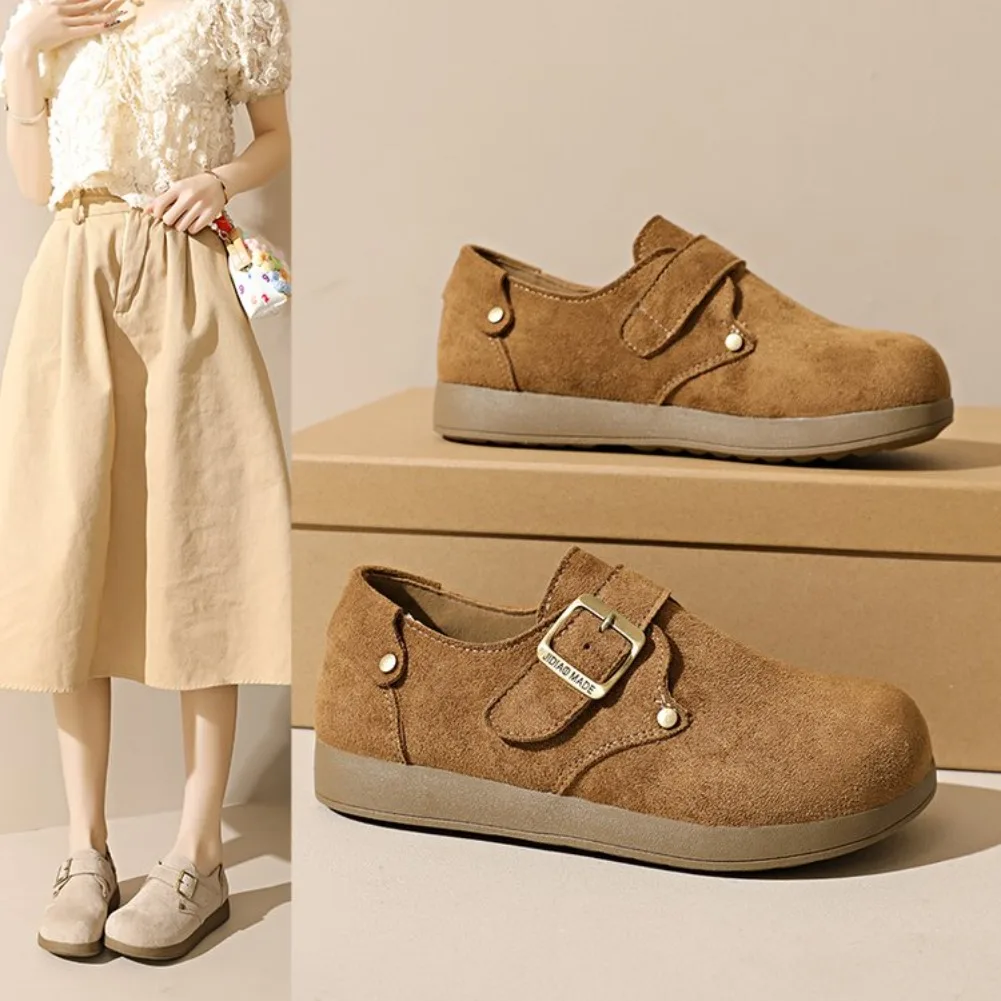 

Женские классические замшевые сабо 2026 с регулируемой пряжкой, новые женские мюли, уличные нескользящие пляжные шлепанцы, ретро-туфли в стиле «картошка»