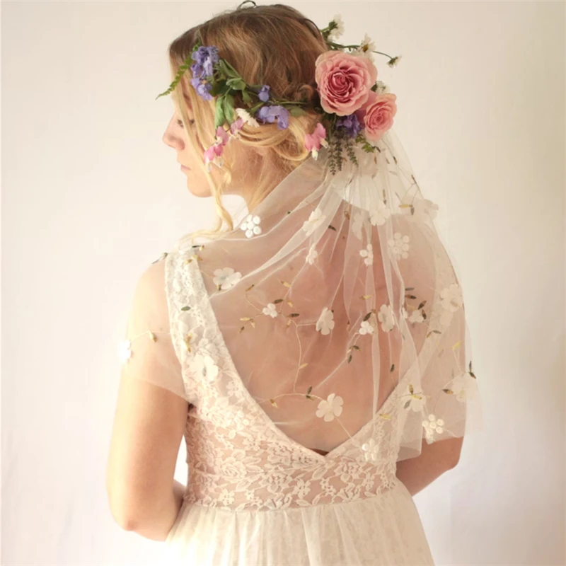 3D Flowers Embroidered Floral Bridal Wedding Veils Accessories Cathedral Long For Brides White Ivory Tulle Lace Unique With Comb