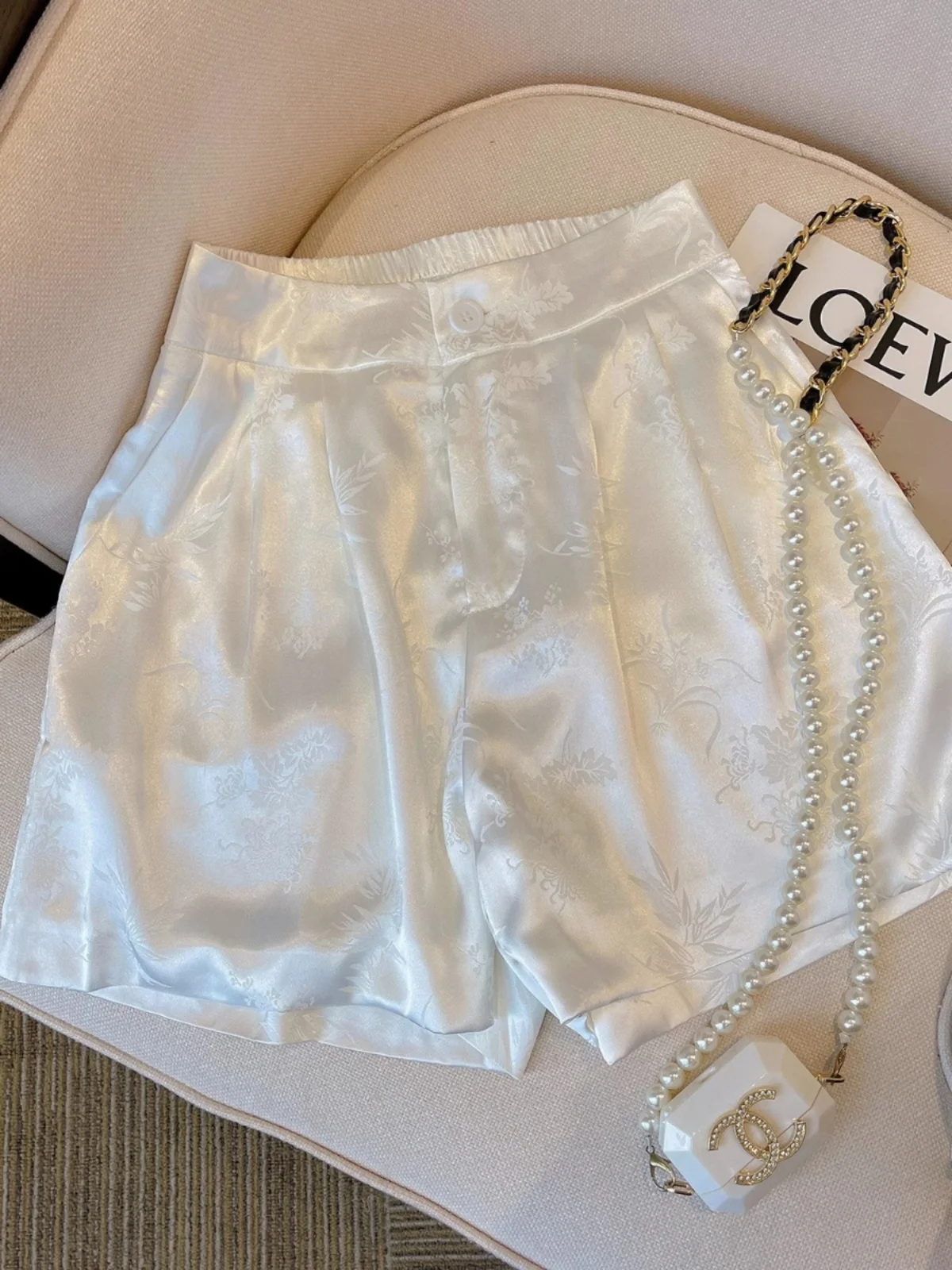 

Extra Large 300 Pounds Acetate Satin Embroidered Wide Leg Pants Women's Summer New Chinese Style Loose A-Line Casual Shorts