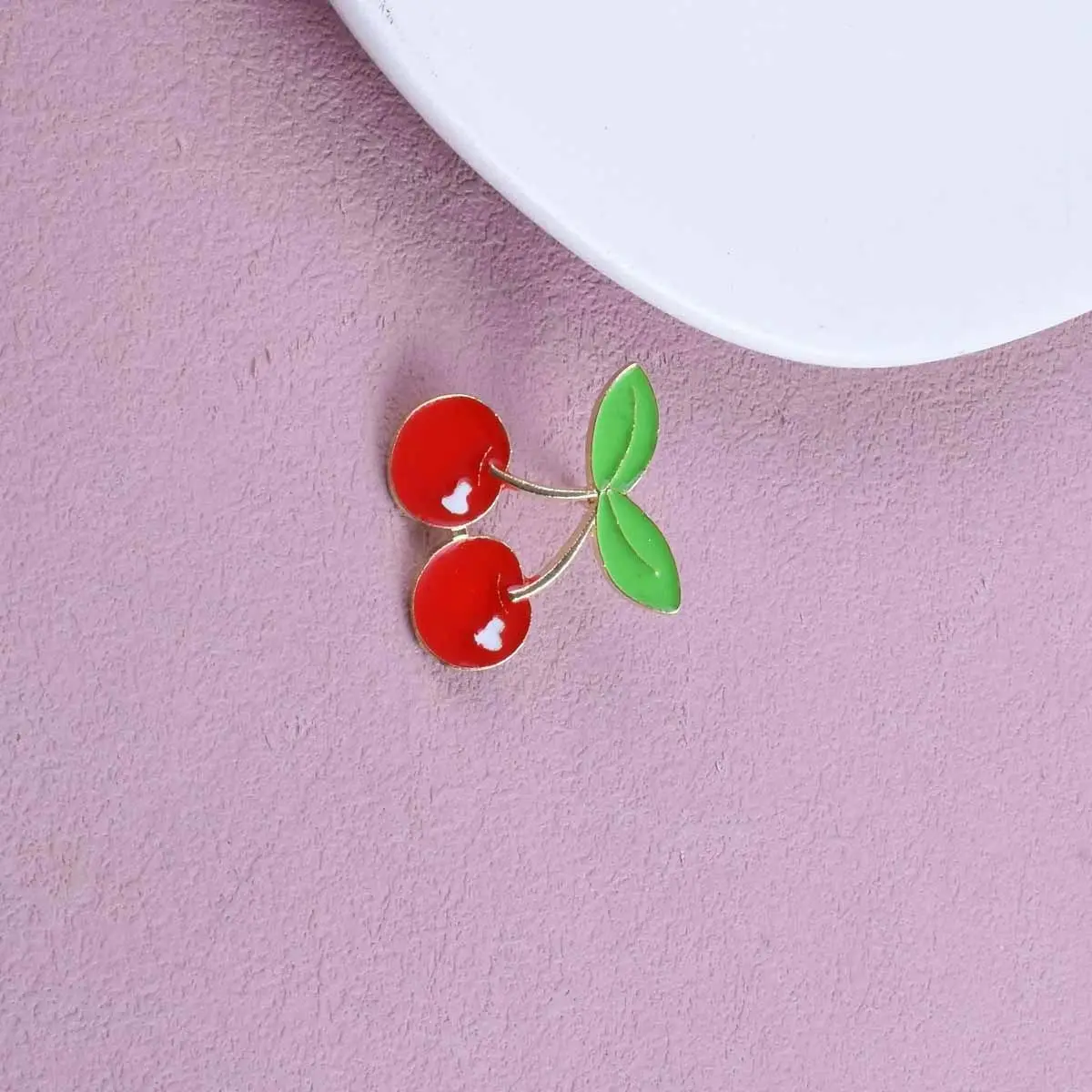 1Pc Cute Sweet Cherry Brooch Creative Personalized Fruit Pin Fashion Unique Jewelry Accessories Party Birthday Festival Gift