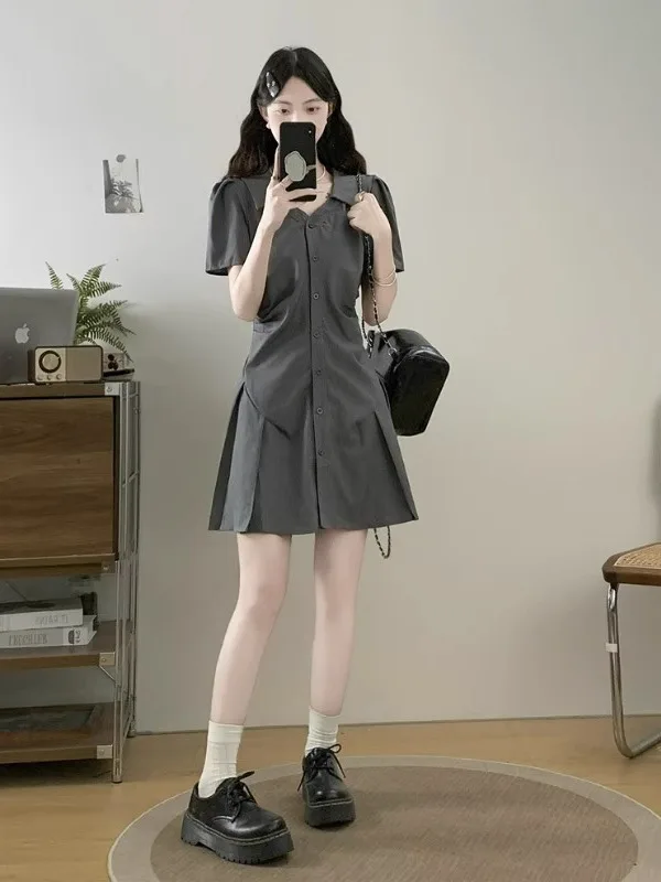 فستان صيفي بأكمام قصيرة بتصميم بولو مقاس كبير للنساء، تنورة قصيرة بخصر مرتفع على شكل حرف A، مكشكشة عند الخصر، غير متماثلة