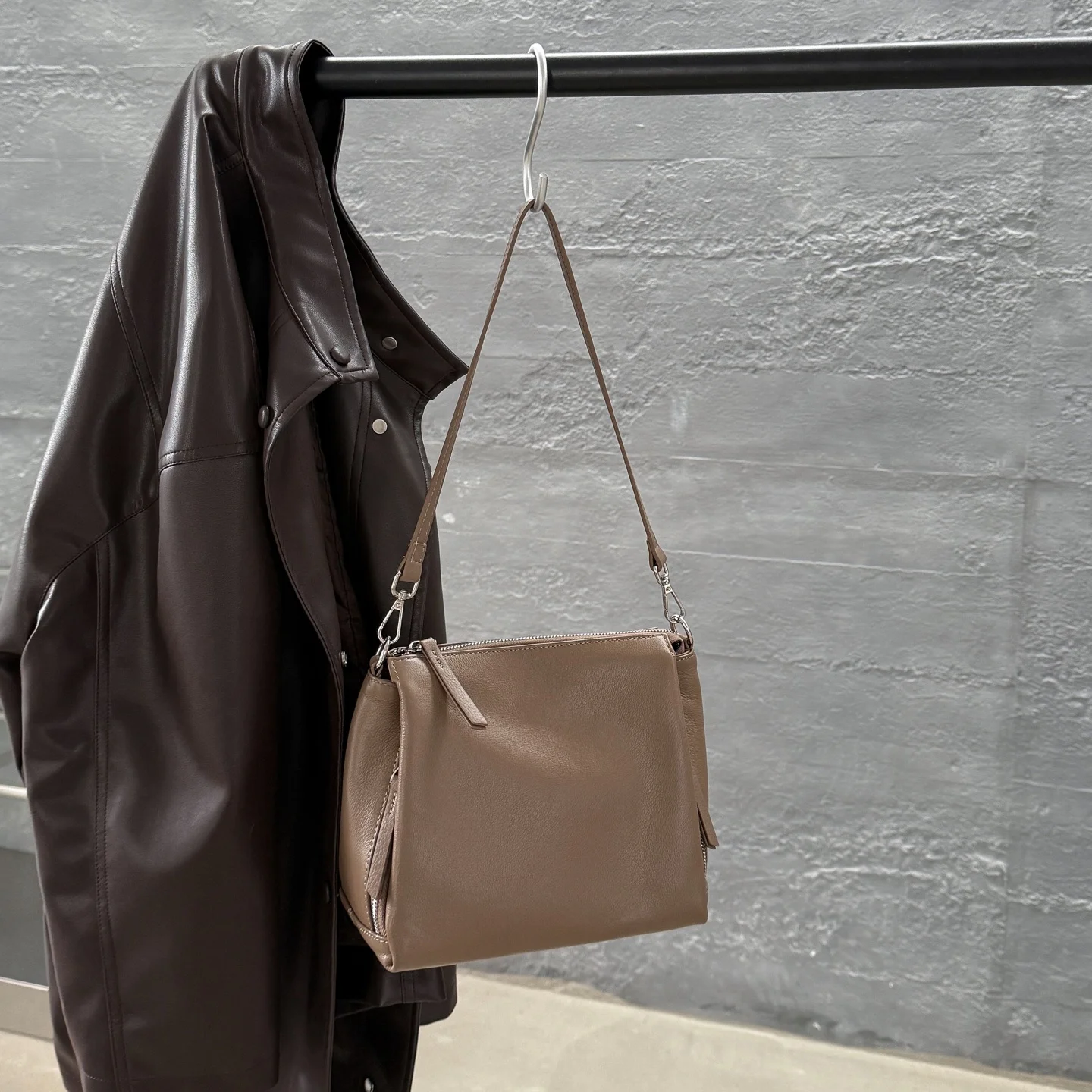 

Genuine Grade Leather Women's Shoulder Crossbody Small Bag Luxury Designer Brand Female High Quality Daily Handbag for Woman Tot