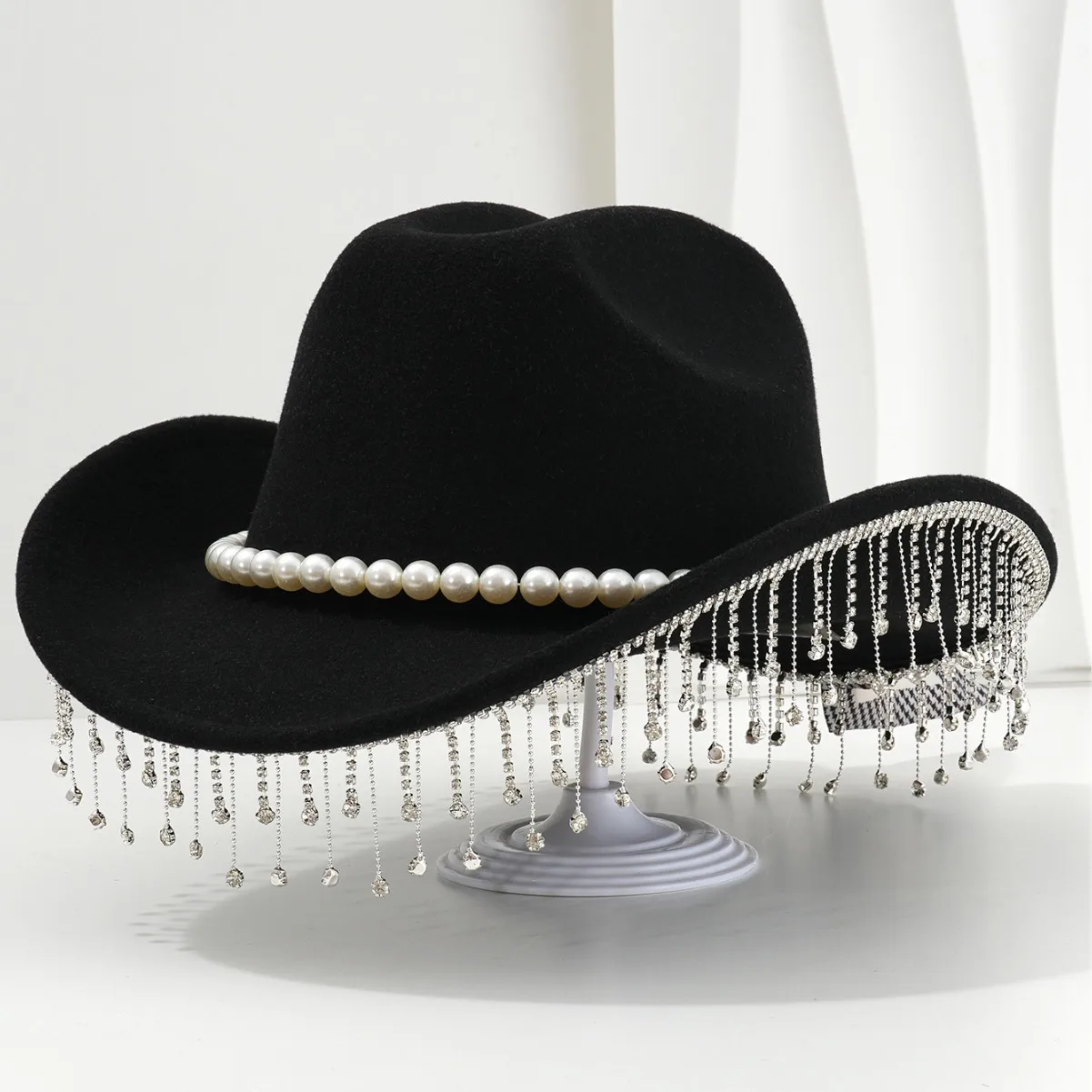 

Fashionable British Pearl Top Hat Retro Ribbon Rhinestone Tassel Decorated Fedora Hat Women Suitable for Honeymoon Parties