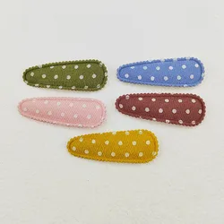 50 sztuk 5.5CM Polka tkanina w kropki do włosów osłona klipsa aplikacje na ubrania materiały krawieckie DIY klips do włosów kokarda dekoracyjna plastry