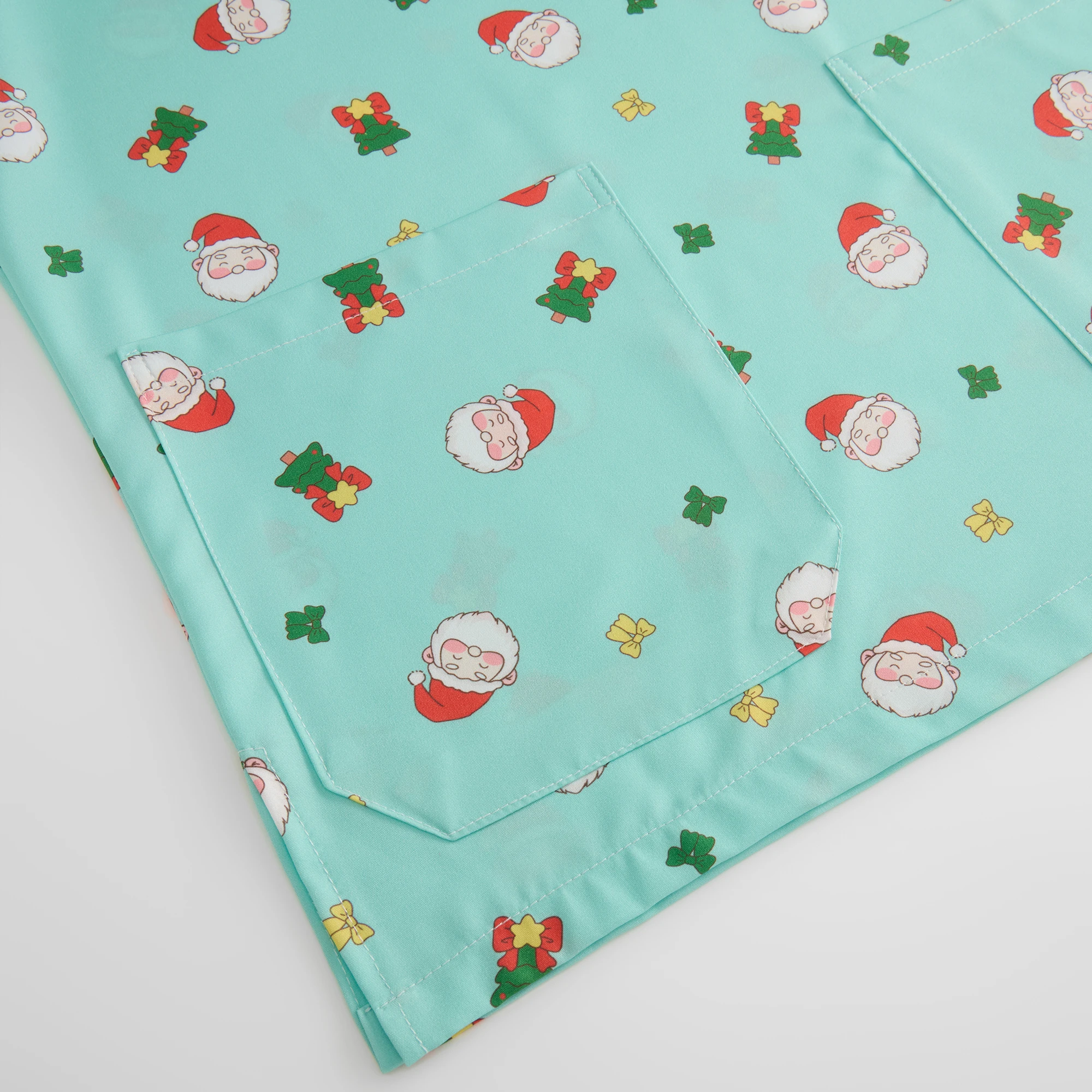 【Christmas】Women Scrub Top Light Green Santa Claus T-shirt Medical Surgical Cartoon Uniform for Nurses Clinical Pet Hospital