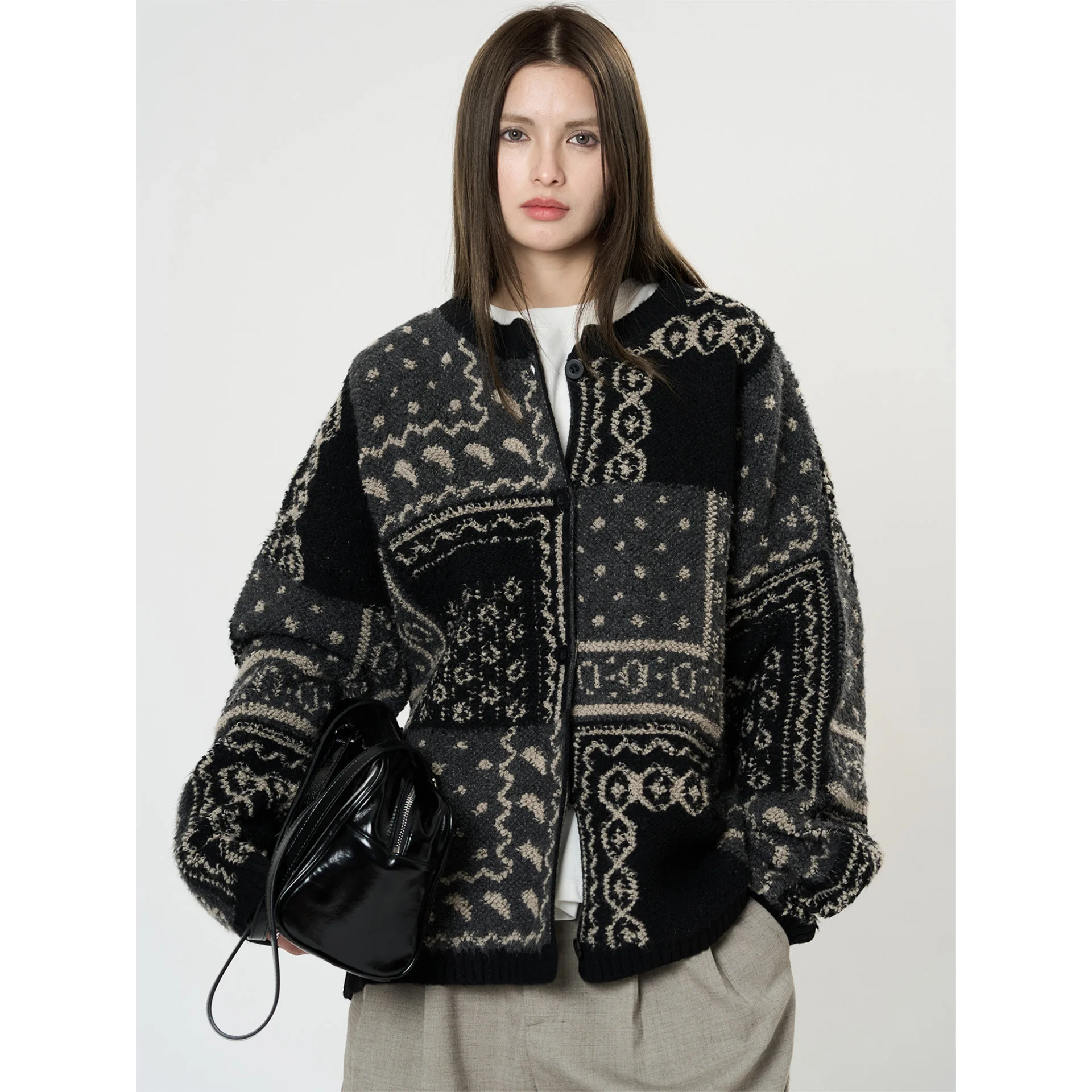 

2026 Best-Selling Women's Korean Retro Jacquard Cardigan | Thickened Wool Blend Knit Sweater | Soft Oversized Outerwear for Wint