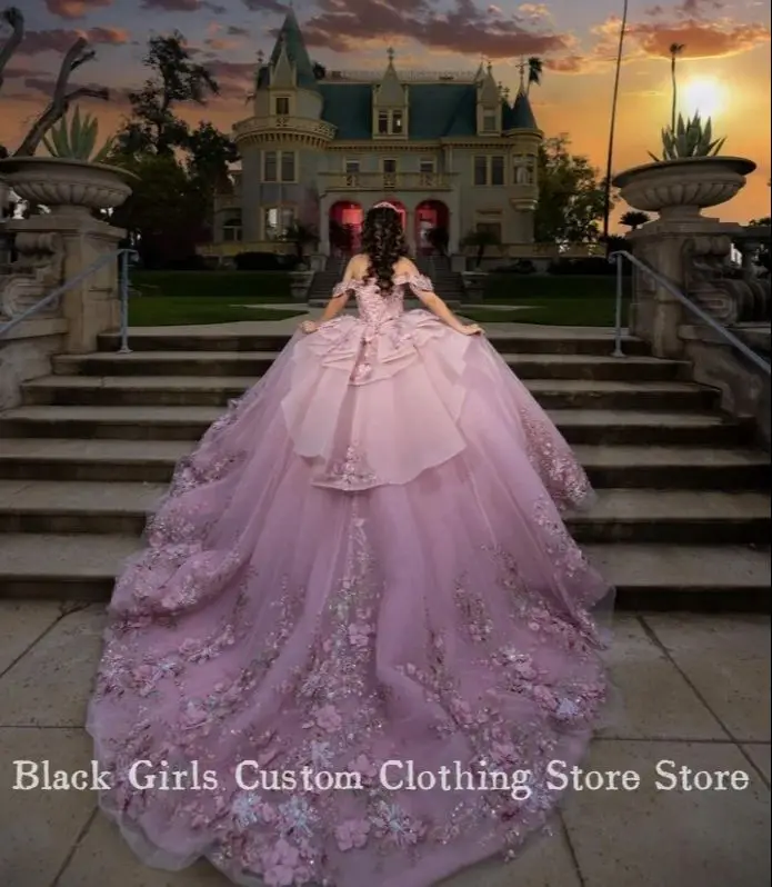 Роскошное пончо Princess Pink 15 Quinceanera 2025 года без бретелек с 3D цветочной аппликацией, корсет с часовней и шлейфом, Мексиканское платье xv años на заказ