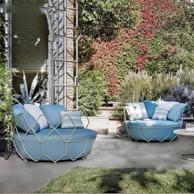 كرسي أرجوحة مزدوج معلق على شكل بيضة الروطان في الهواء الطلق