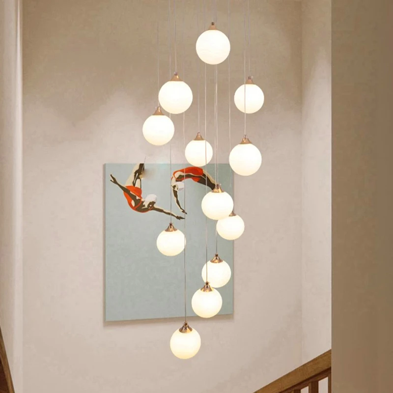 Plafonnier LED suspendu au design moderne, éclairage d'intérieur, luminaire décoratif de plafond, idéal pour un salon ou des escaliers