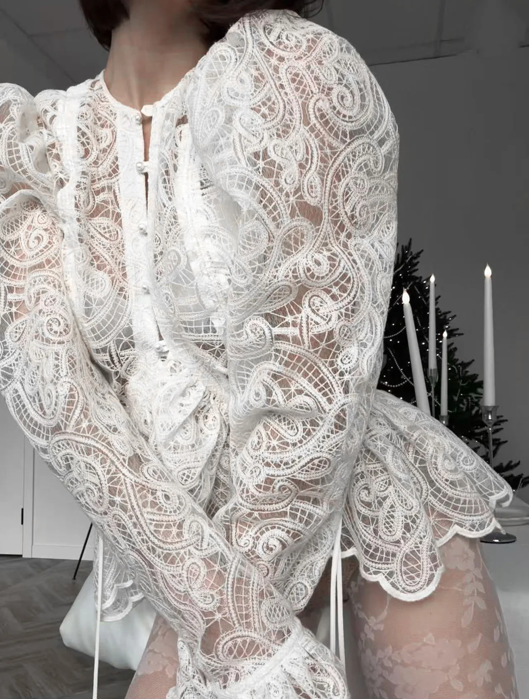 

Женская плиссированная блузка Siren Chic 2026 Весна-Лето с рукавами-колокол, круглым вырезом и оборками, А-силуэт