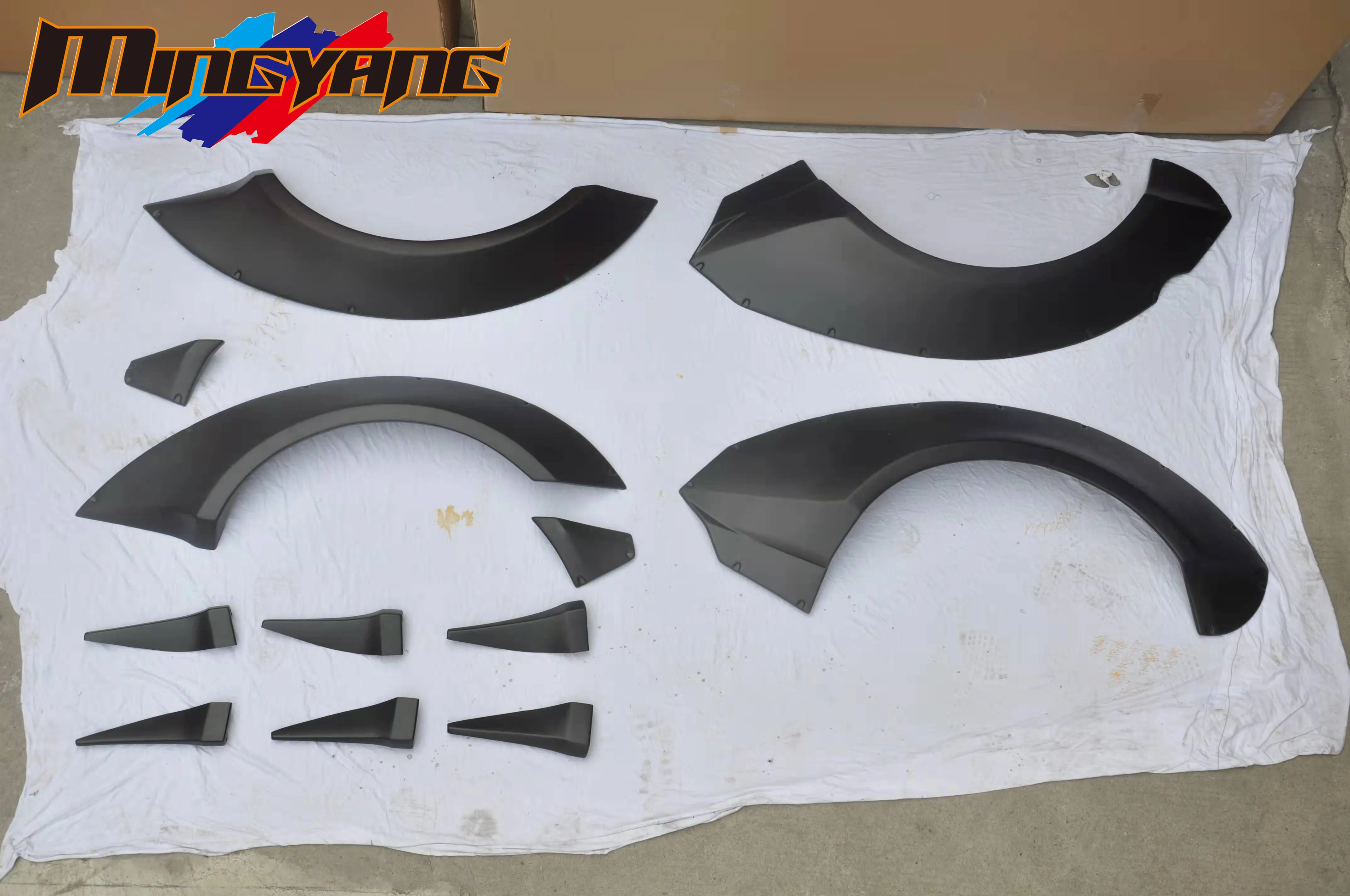 Zestaw nadkoli do Camara 2014