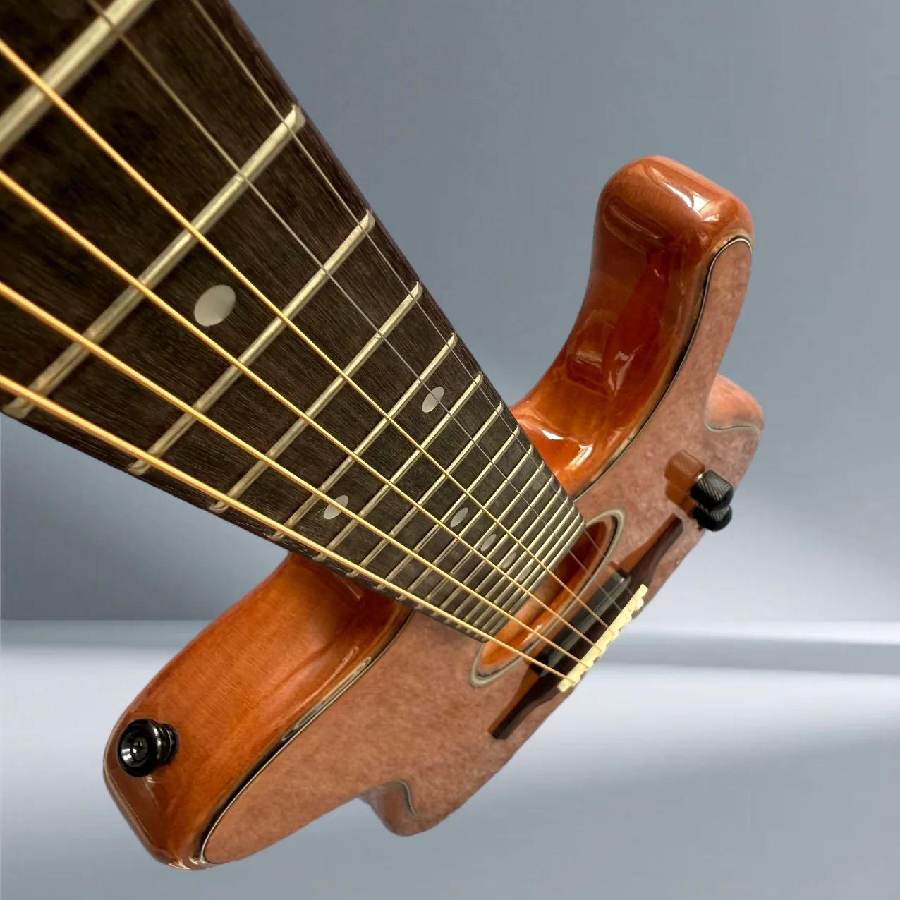 High quality round hole semi-hollow Jazz guitar, wooden bridge, wooden string version, in stock 2026