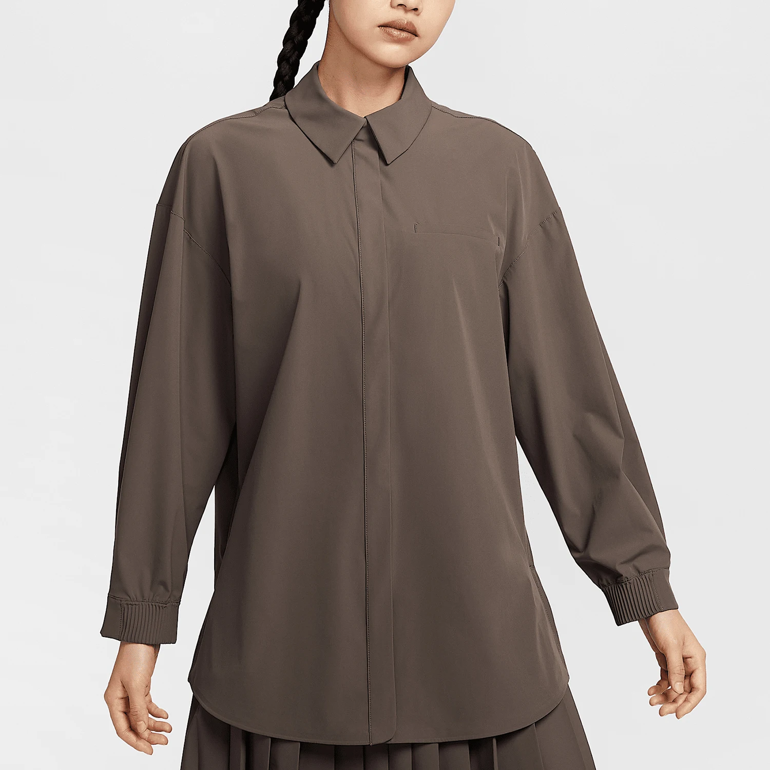 

Оригинальная женская рубашка свободного кроя с длинными рукавами и лацканами Nike HQ0237-004