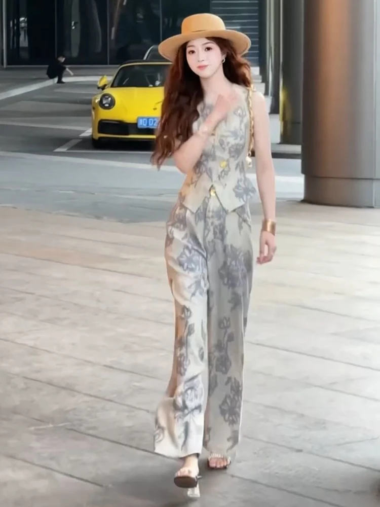 

Light luxury retro fashionable suit 2025 summer niche design printed vest top wide leg pants two-piece set for women