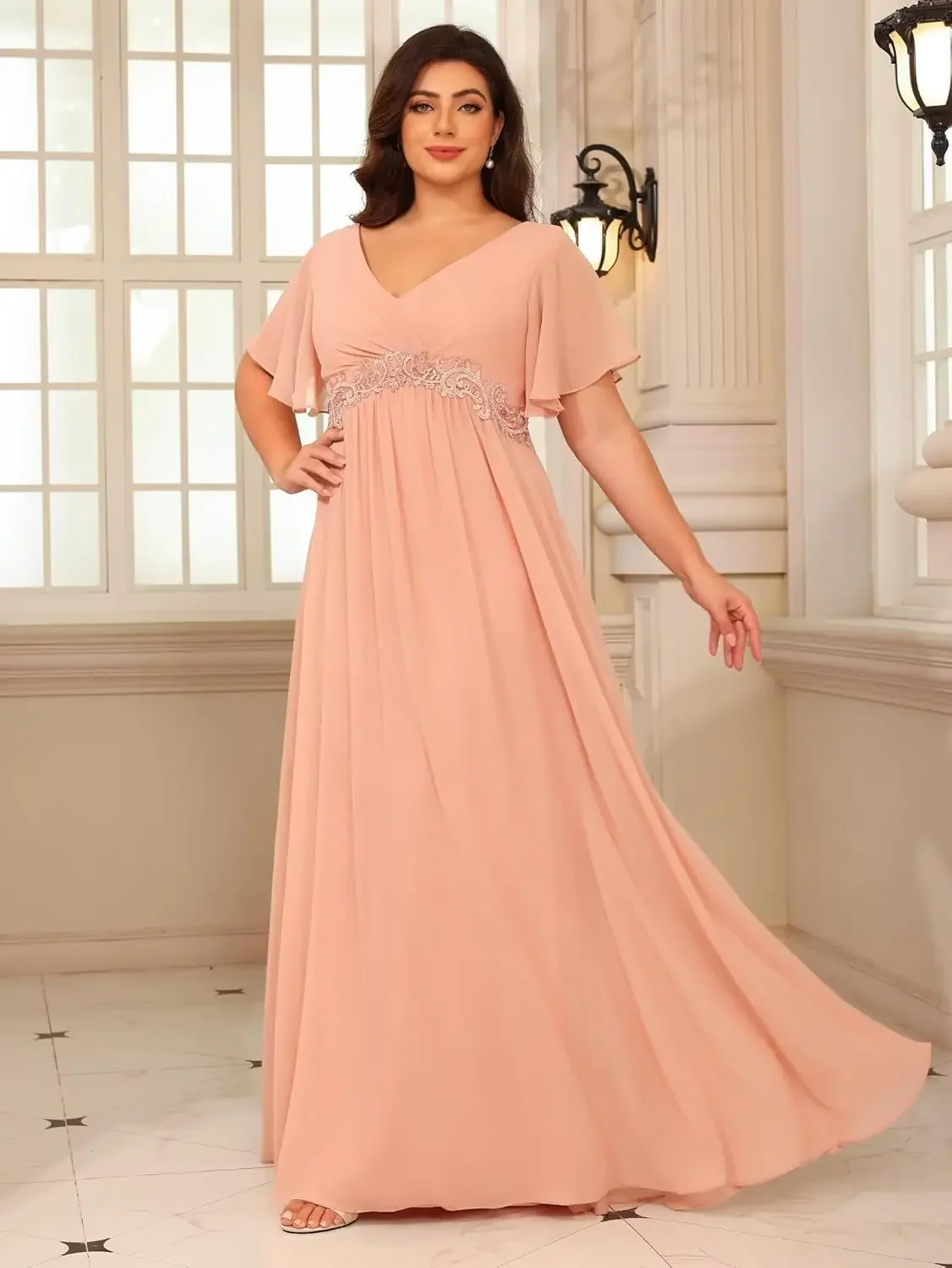 プラスサイズのショートスリーブ、ぽっちゃり女性向けVネックフォーマルドレス、ポケット付きブライズメイドドレス、花嫁の母のドレス