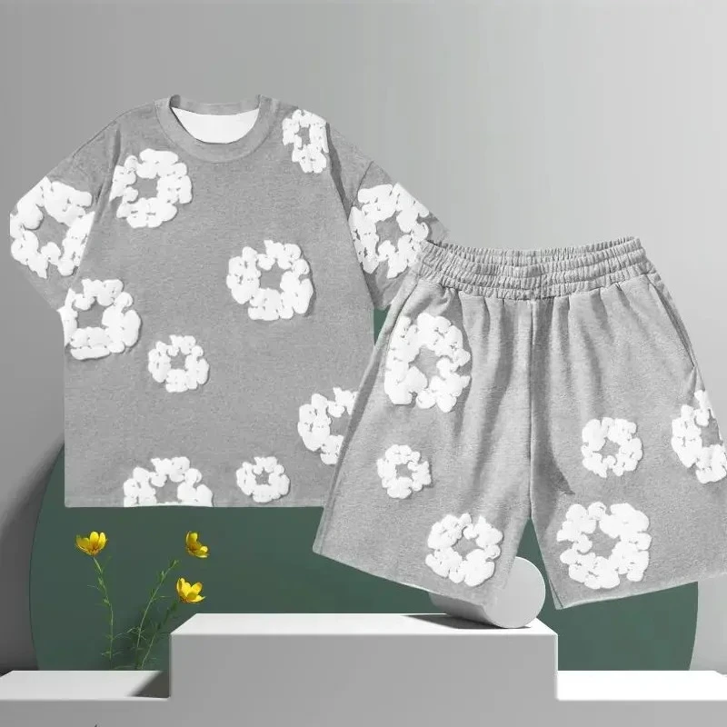 

Новый летний мужской комплект 2025 года — это повседневный американский повседневный модный комплект из полиэстера с цветочным узором для отдыха на открытом воздухе.