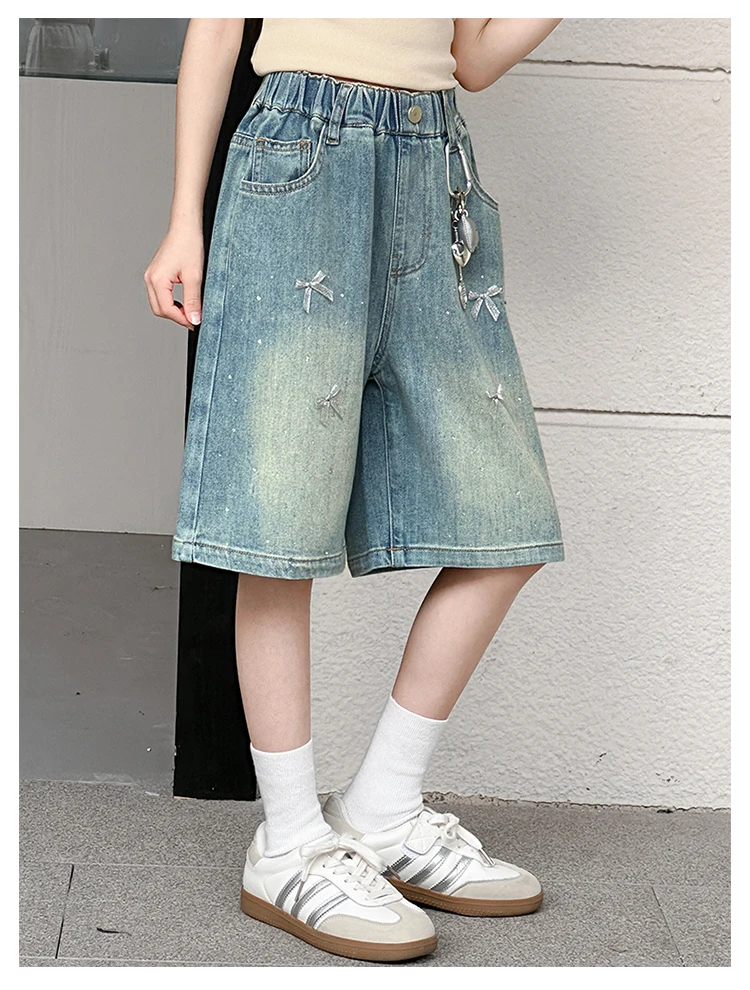 Neue Modische Kinder-Knielange Jeans-Shorts mit Schleife und Strass für Teenager-Mädchen, Lässige Capri-Jeans mit Schleife – Detail 7