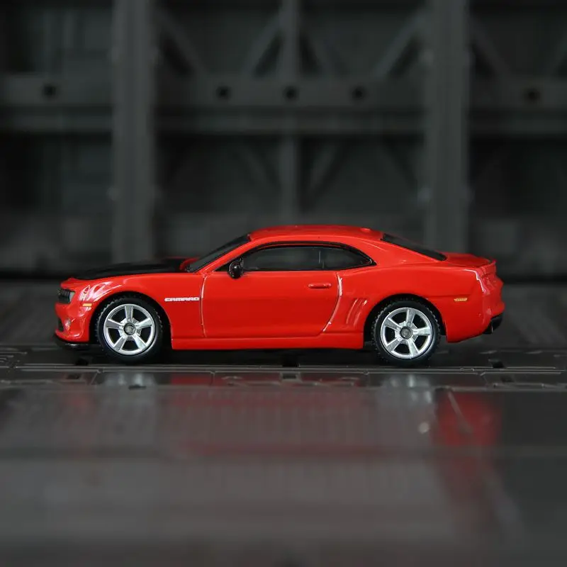

CCA 1:64 Chevrolet Camaro alloy sports car model static mini car ornaments collection can be given as a gift to friends