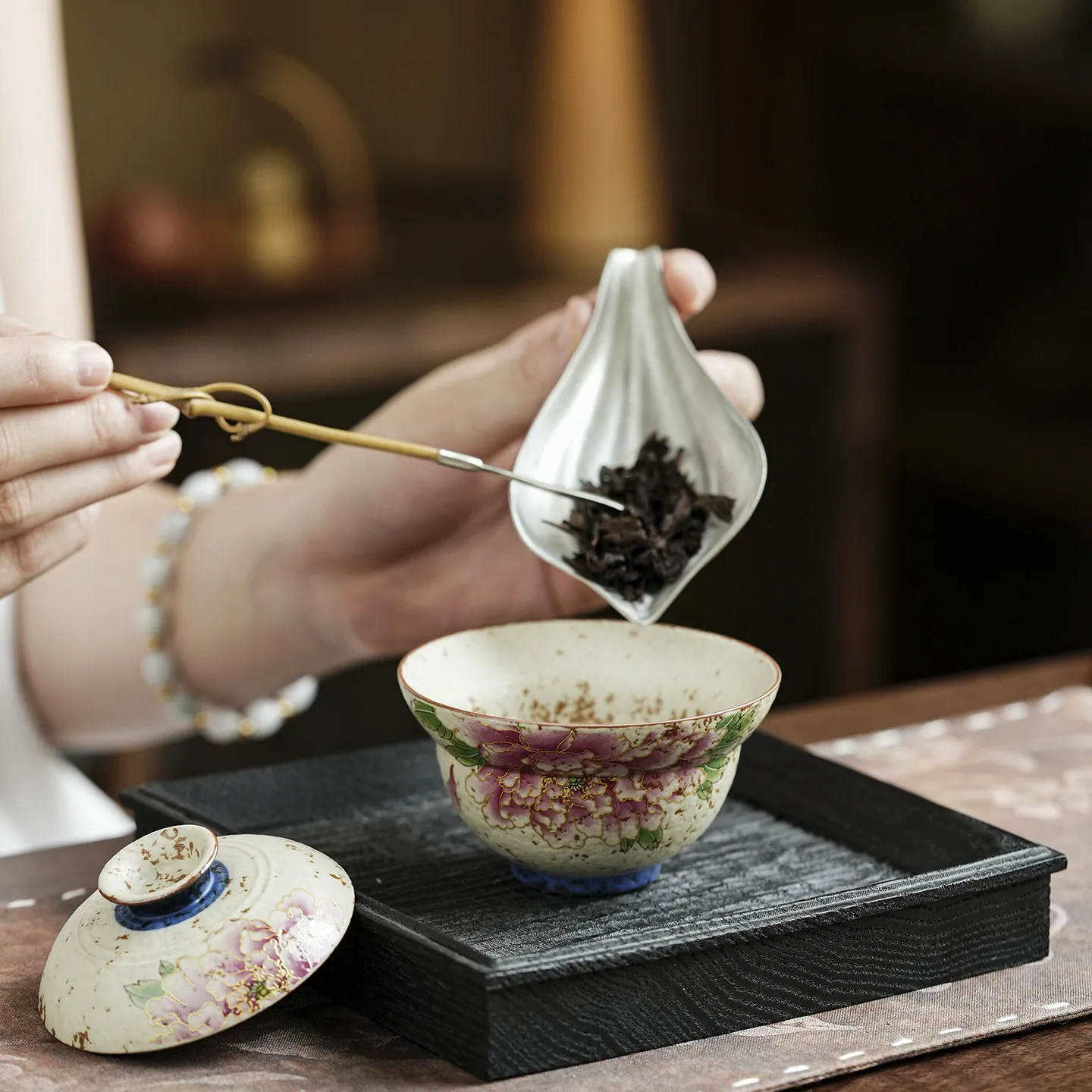 Blue and White Flint Red Peony Two Piece Gaiwan, Ceramic Heat Guard Lidded Tea Bowl for Compact Tea Stations and Daily Brewing