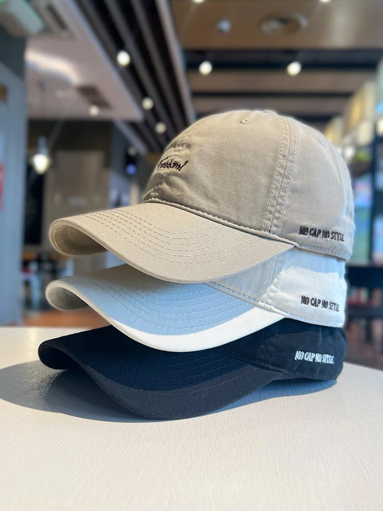 

Embroidered baseball caps for men and women with small versatile peaked caps with wide brims and sun protection visors.