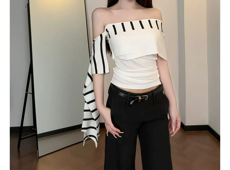 

Slash Shoulder Streamer Black and White Striped T-shirt Women's Summer New Sexy One-word Shoulder Thin Top