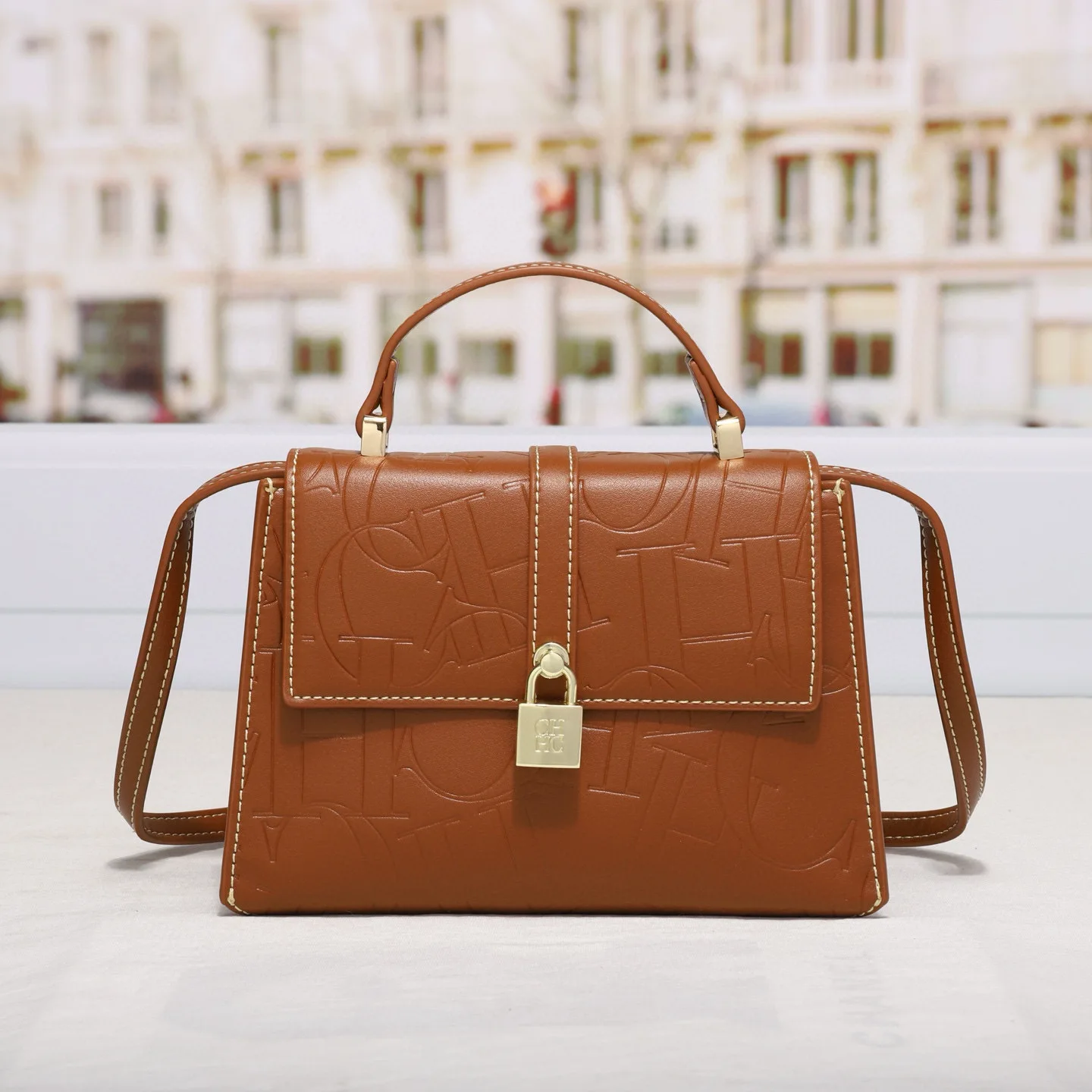 

NewFashionVersatileHandbagClassicEmbossed DesignVersatileWomen BagUniqueRetroCrossbodyMini Square