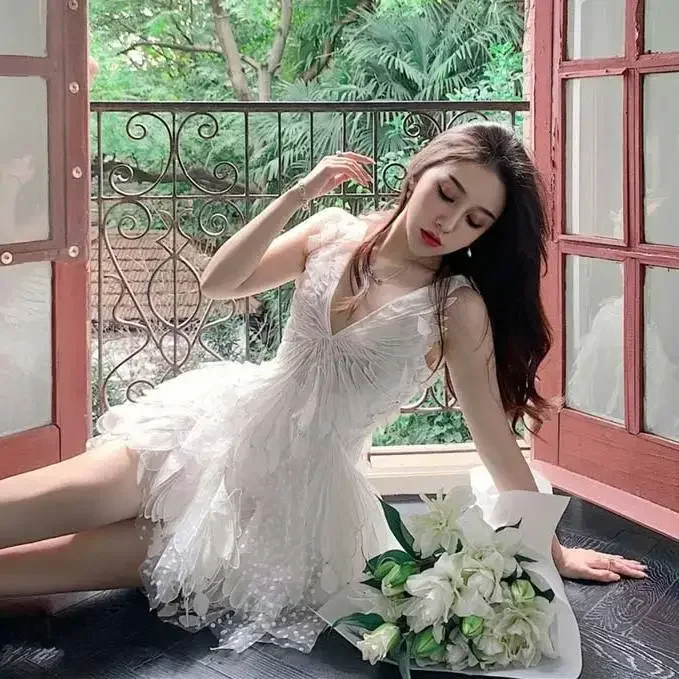 Donne di Estate Fata Maglia Impiombato Increspature Vestito Dal Carro Armato Irregolare Con Scollo A V di Pizzo Patchwork 3D Fiori Vestito Bianco Soffice Vestito Abiti