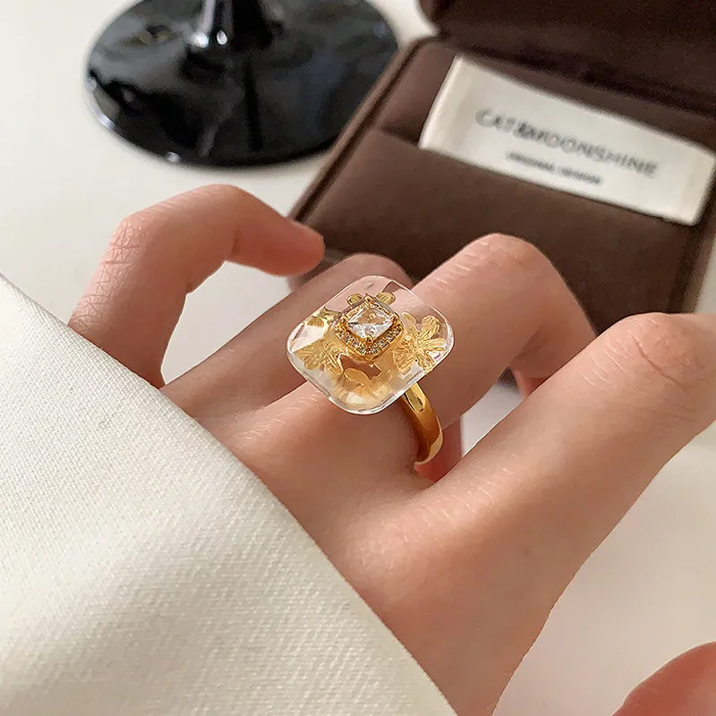 Frozen square flower ring women's niche design light luxury high-end sense diamond-set open ring