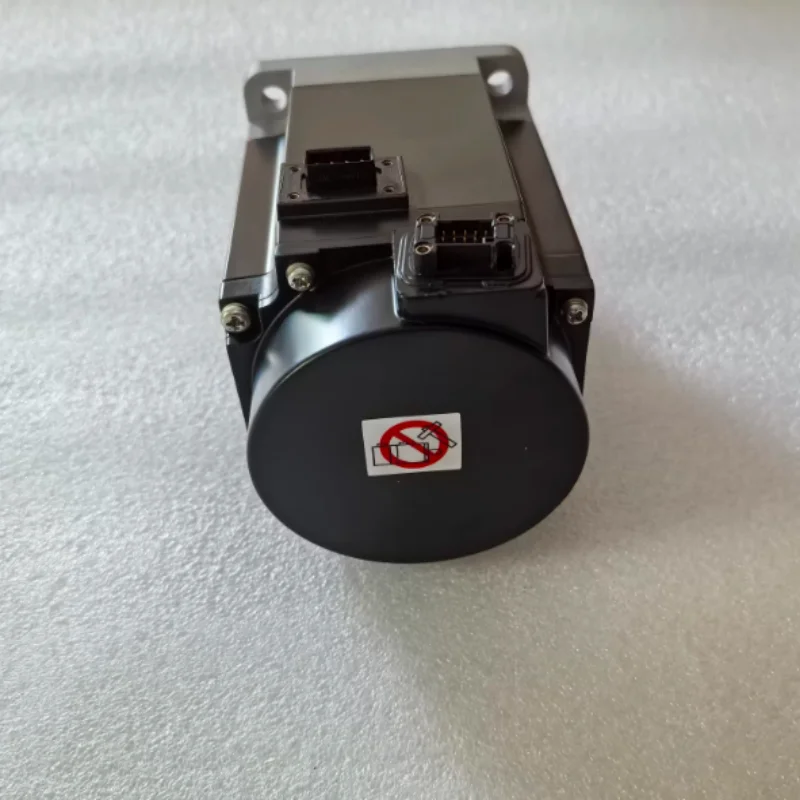 Brand-new, factory-sealed servo motor  HG-KN43B  HG-KN23J   HG-KN43JK-S100   HG-KN23JK-S100  HG-KN23BJK-S100  HG-KN43JK