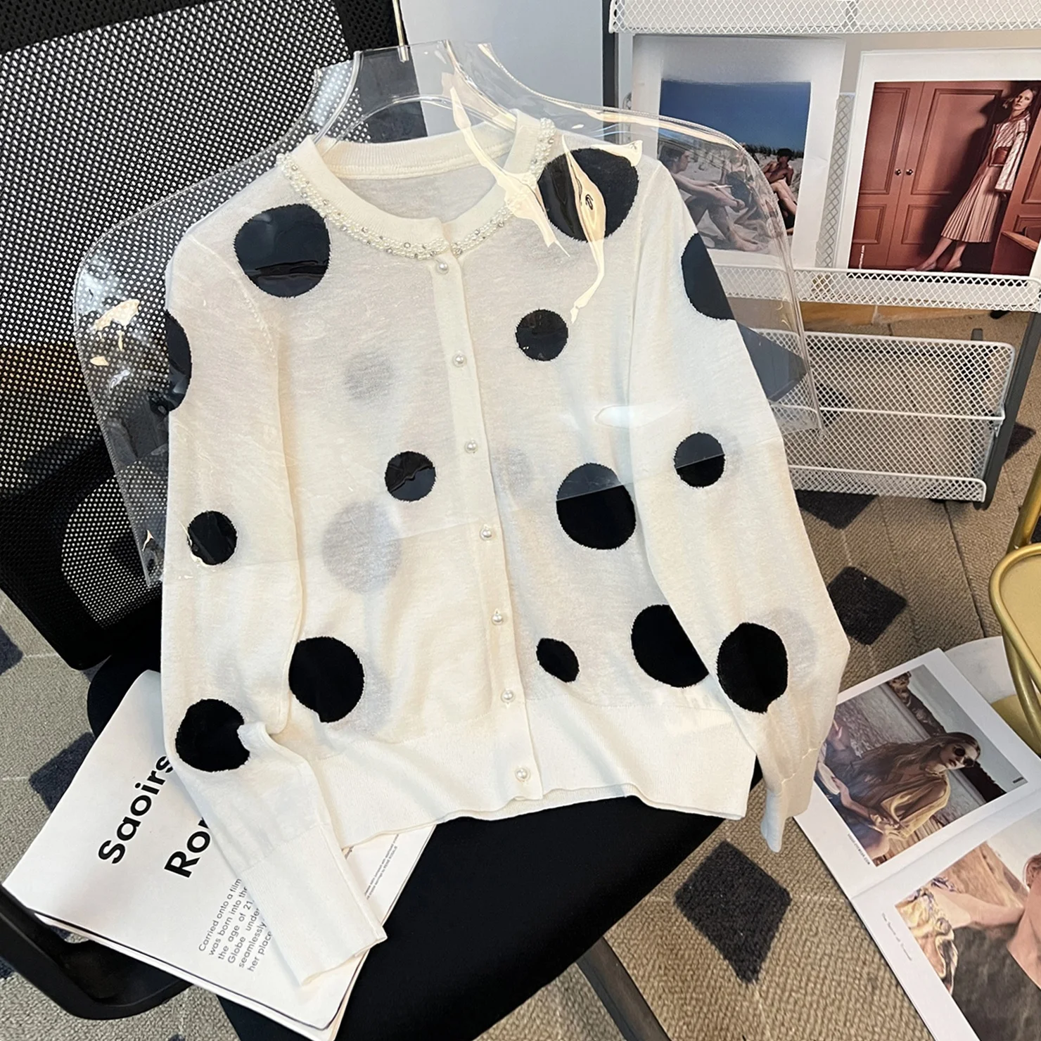 

Bla White Polka Dot Knitted Cardigan Thin Long Sve Women's Outerwear Silk 5% Wool 85% Casual Fit round Ne Beaded Coat