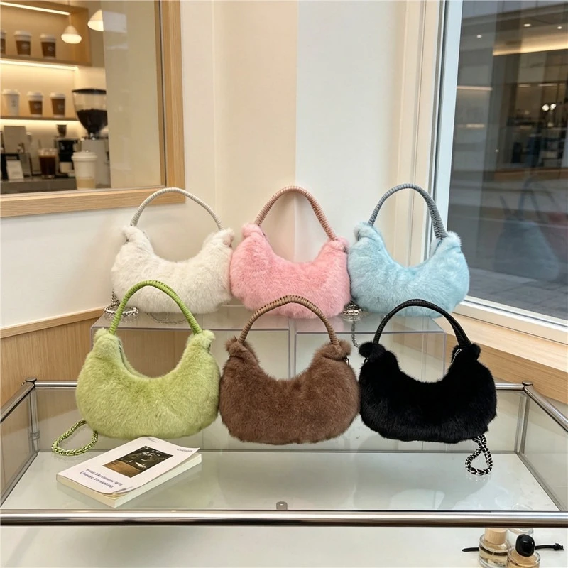 Winter New Faux Fur Handbag Niche Design Women Shoulder Crossbody Bag Large Capacity Fashion Versatile Plush Hobos Bag