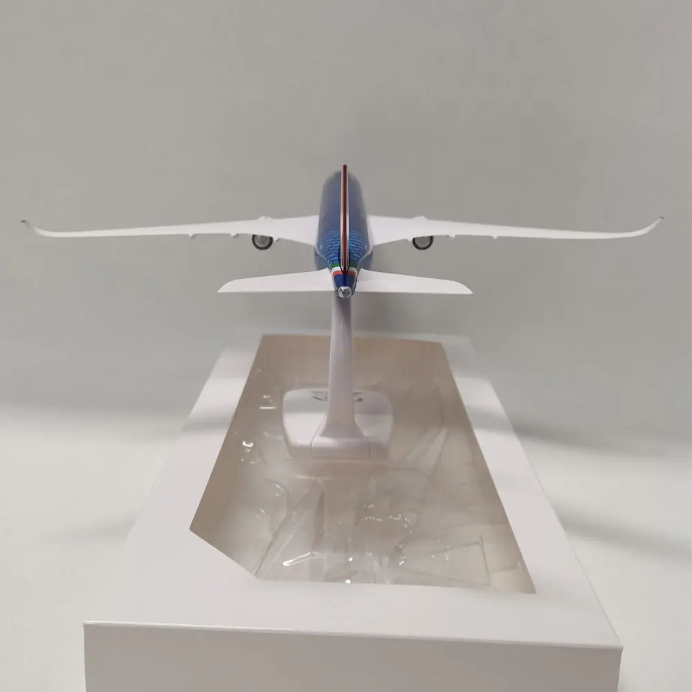 1/200 Scale A350 A350-900 Italy ITA Airline Aircraft ABS Assembly Plane Model Resin Airplanes Model Toy For Collection or Gift