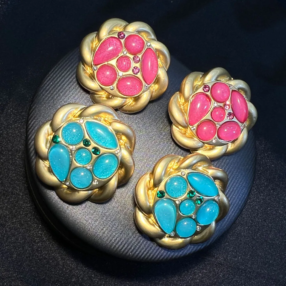

DIY accessories French vintage retro earrings real gold drip oil copper plated real gold flower texture marked light luxury medi
