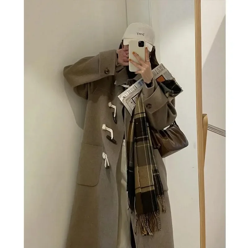 Cappotto di lana donna studente versione coreana sciolto moda corno di mucca bottone di media lunghezza addensato cappotto donna autunno e inverno